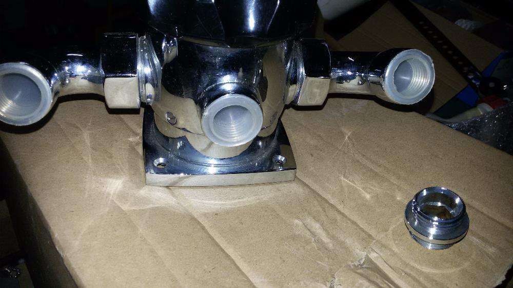 Torneira misturadora duche tipo Americano