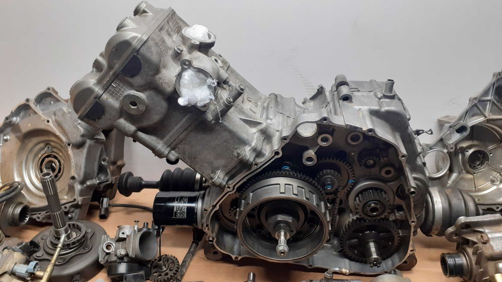 suzuki kingquad 700 750  silnik rama dyfer wariator magneto wal modul