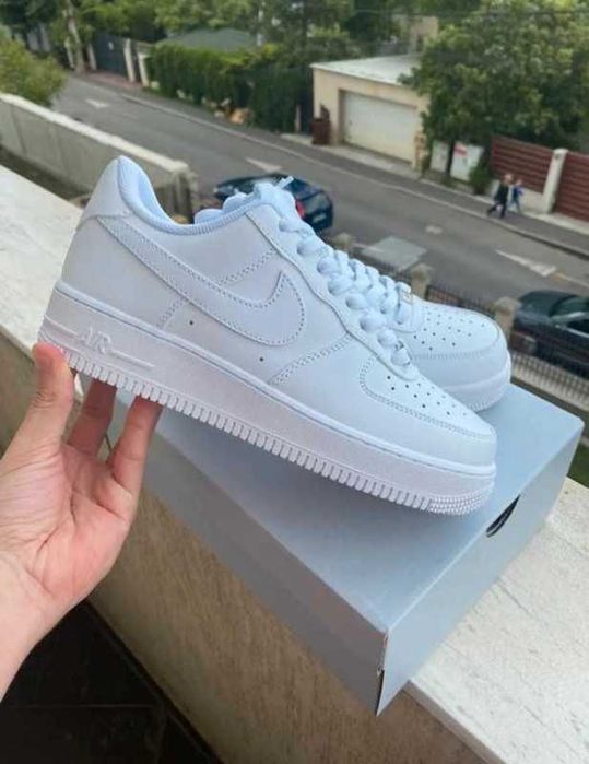 Buty sportowe "Nike_Air_Force_1_Low_White R.37.5