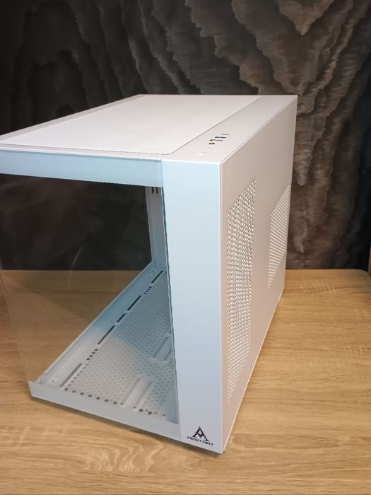 Компьютерный корпус MSI