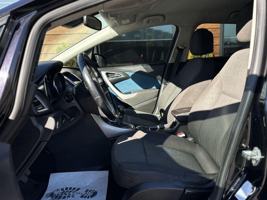 OPEL ASTRA 2010 року, 1.4 газ/бензин, механіка, передній привід