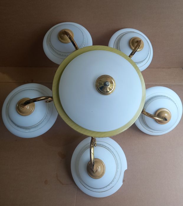 Люстра большая на 7 лампочек