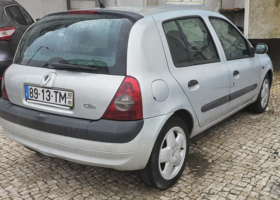 Renault Clio 1.5 DCi  ANO 2002 Tem 300.000Km