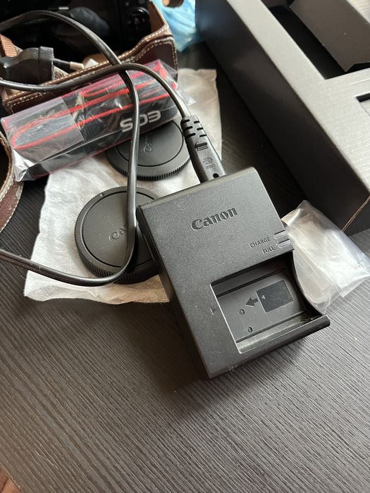 Canon EOS M3 + Lente 18-55mm + Acessórios