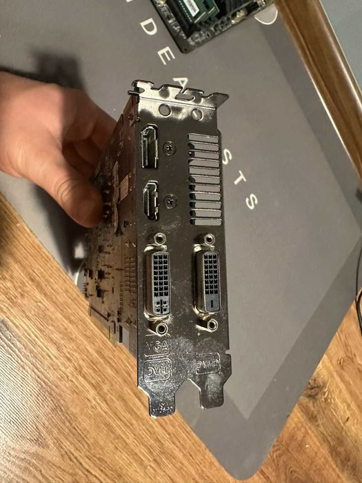 Karta graficzna ASUS Radeon R7 260X 2GB w pełni sprawna