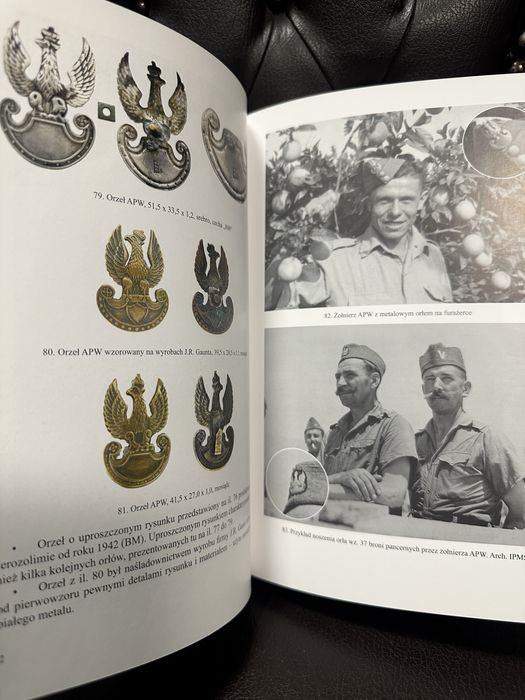 Tomasz Zawistowski Polskie orły do czapek w latach 1945