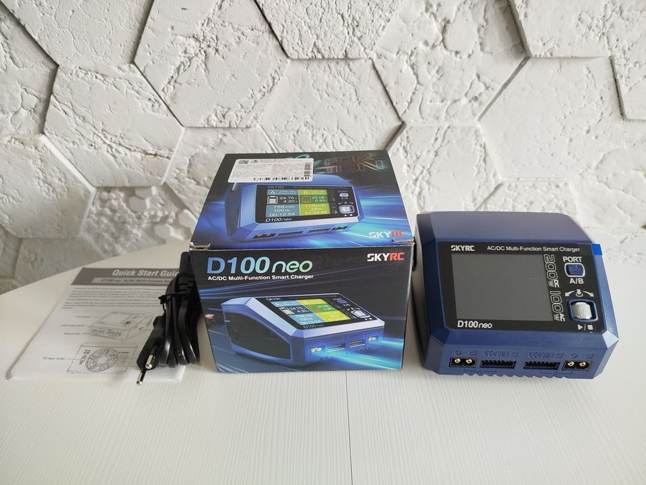 Зарядний пристрій SkyRC D100neo 100W/200W з/БП універсальний