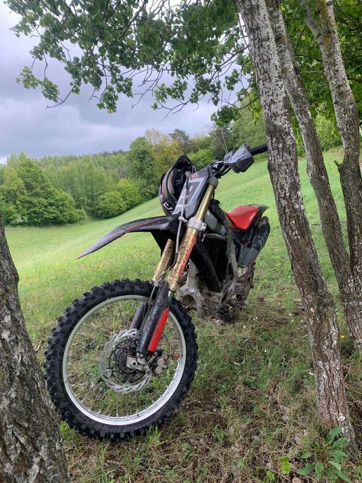 Honda CRF 250 2015 – po generalnym remoncie, stan bardzo dobry