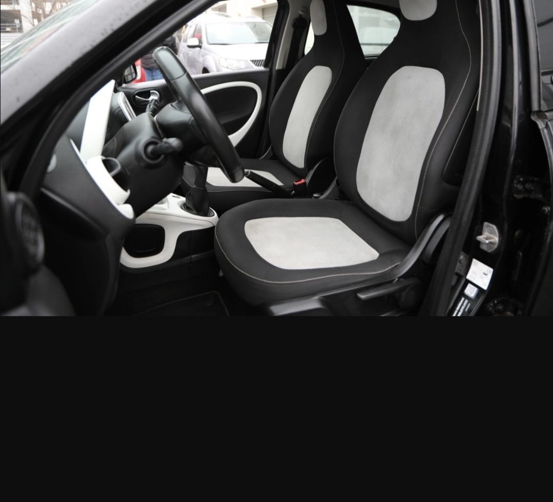 Продам автомобиль smart forfour 2015
