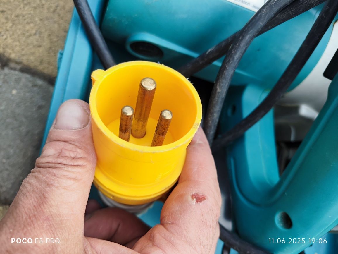 Циркулярна дискова пила Makita 5704R на 110 Вольт Японія оригінал