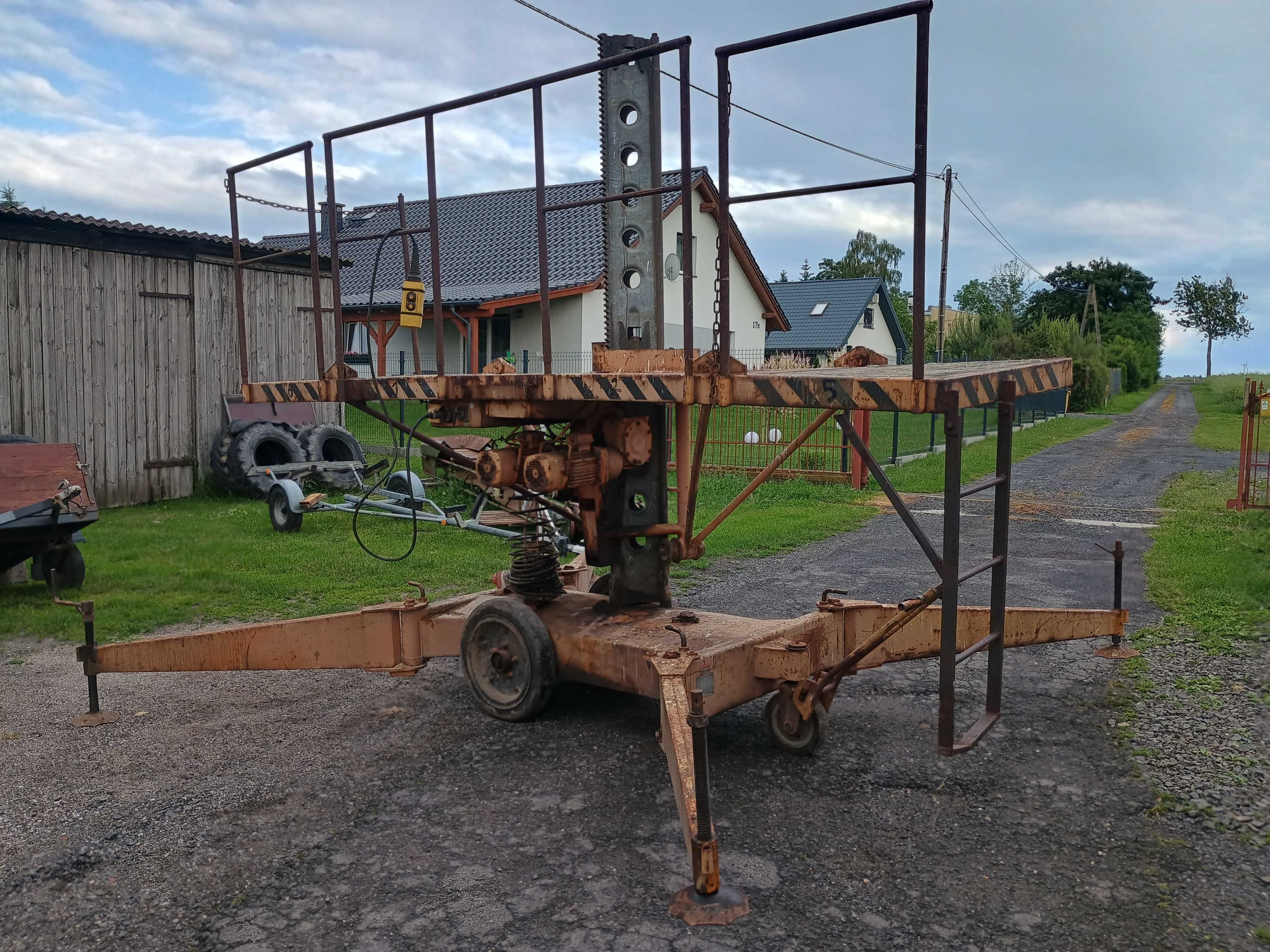 Podest roboczy typu FHB 10m