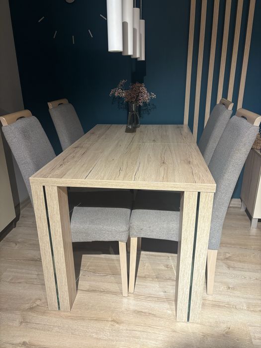 Stoł rozkladany + krzesła