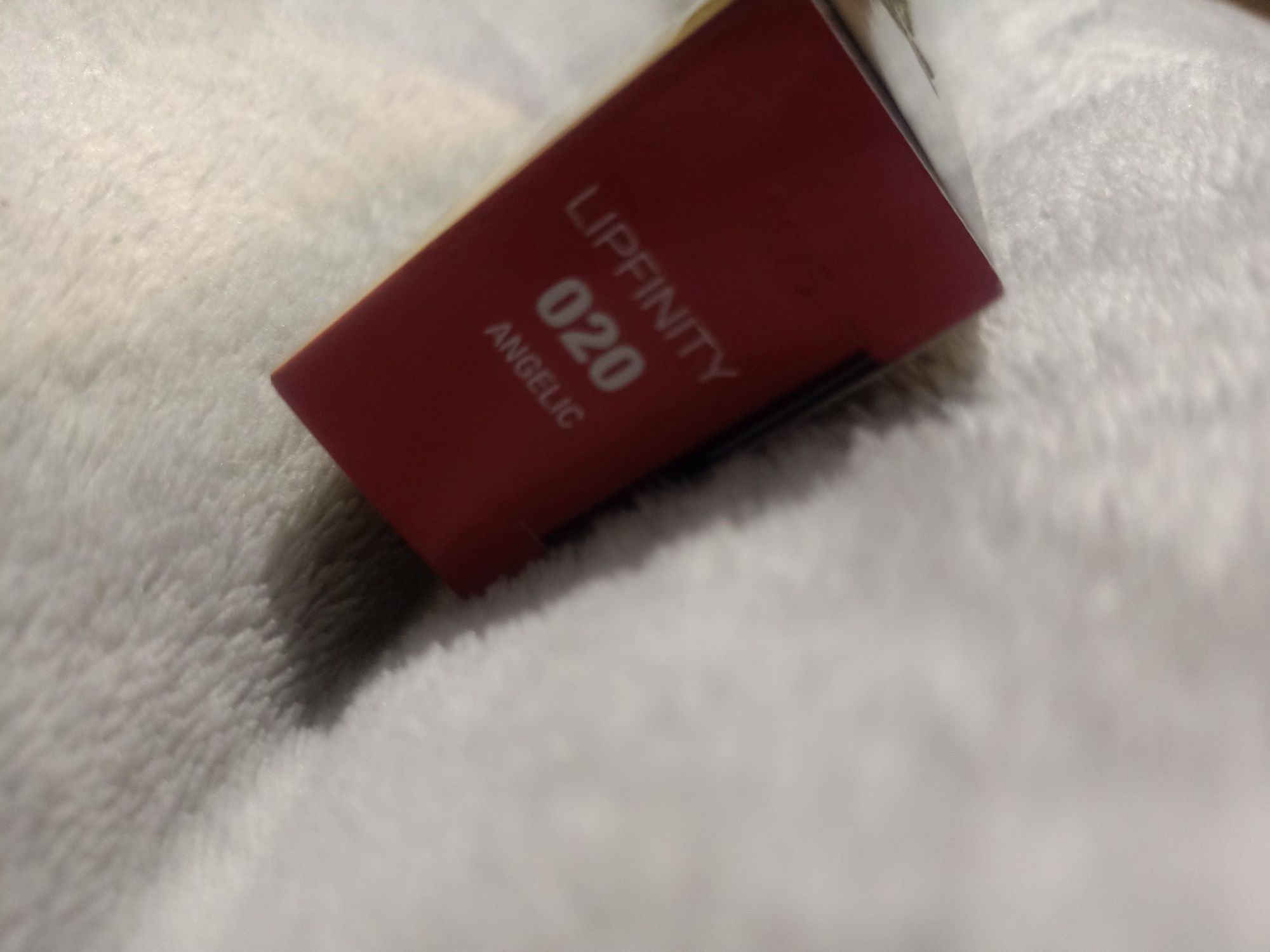 Max Factor Lipfinity Lip Colour 24H dwufazowa szminka o długotrwałym