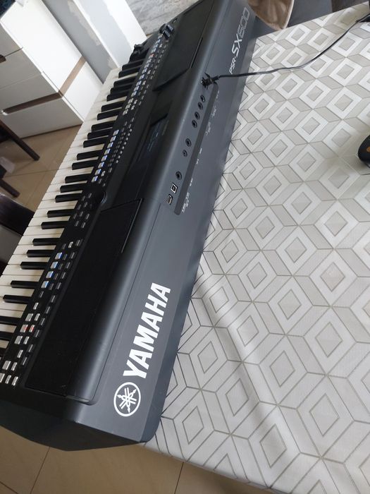 Yamaha psr sx600