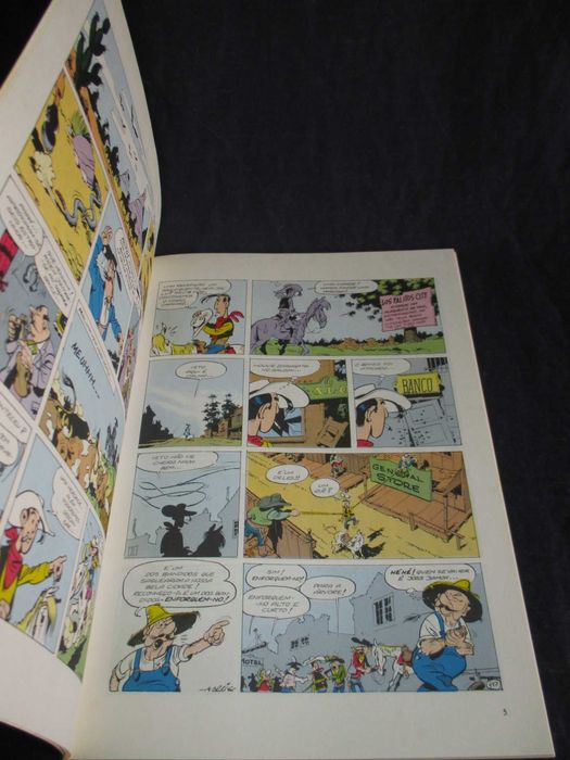 Livro BD Lucky Luke contra Joss Jamon Meribérica Liber