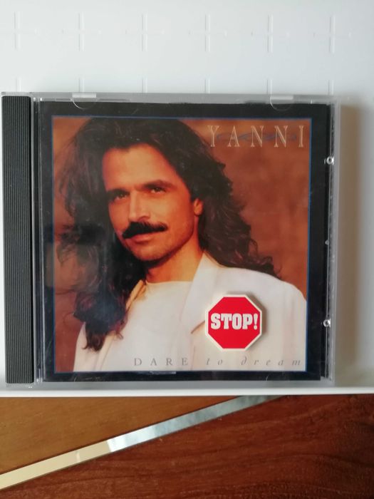 CDs musicais varios grupos e temas