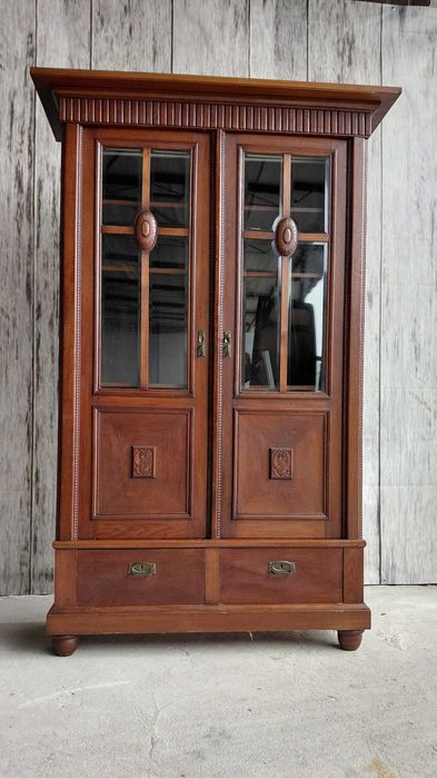 drewniana  szafa dwudrzwiowa  / 260