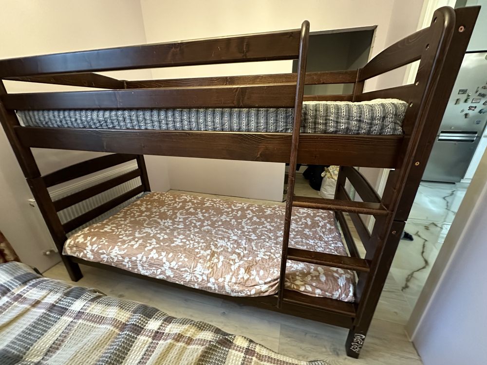 Продам двохетажную кровать