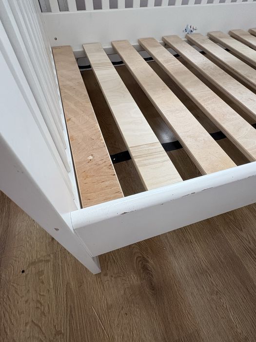 Łóżko drewniane 200x90 – białe, solidne
