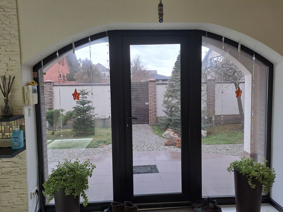 Оренда будинку з басейном новобудова