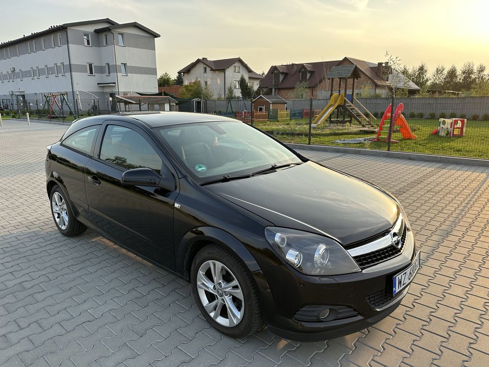 Opel astra H GTC 1.9 150km nowe opony doinwestowana