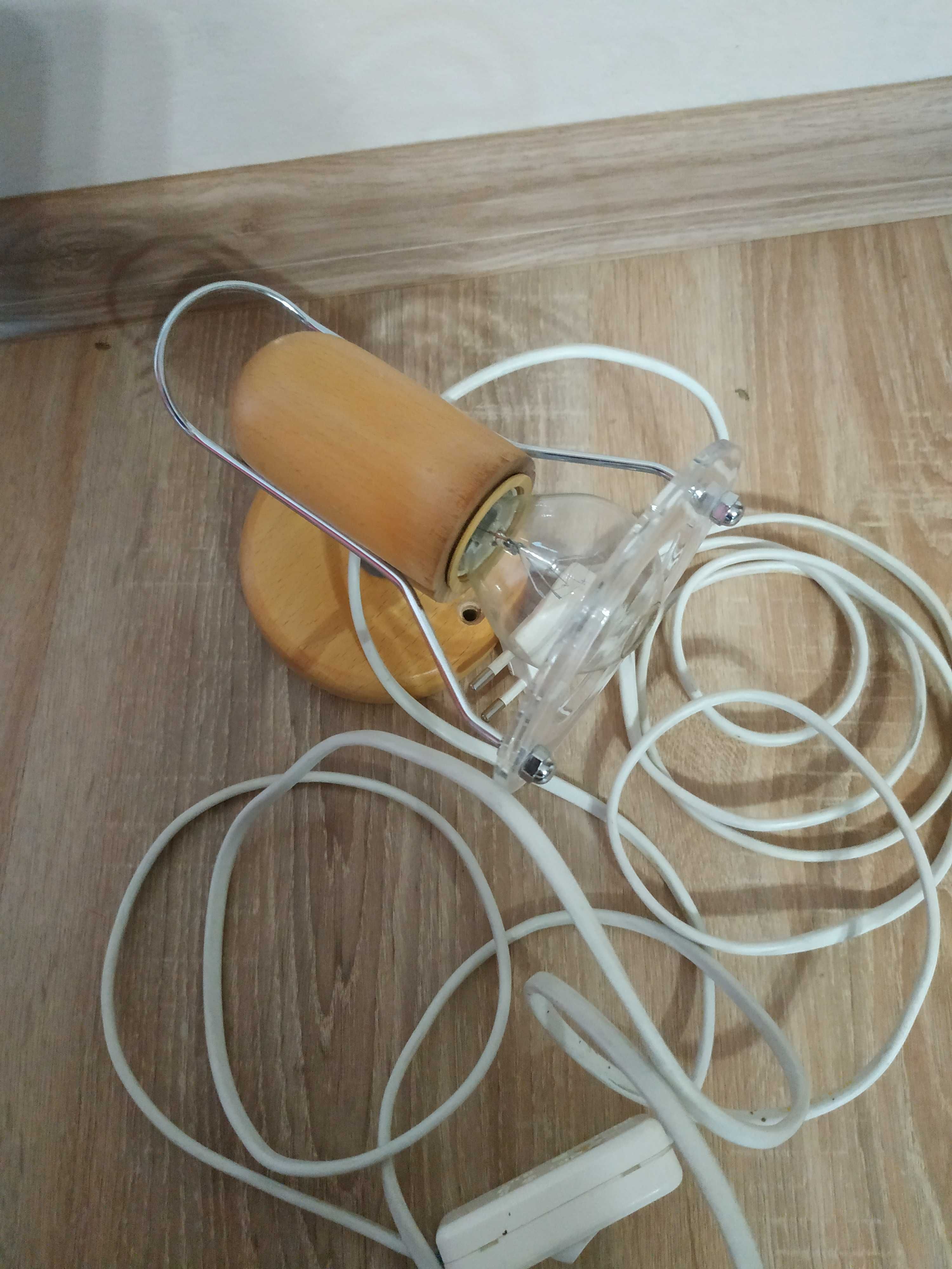 Lampka nocna na ścianę