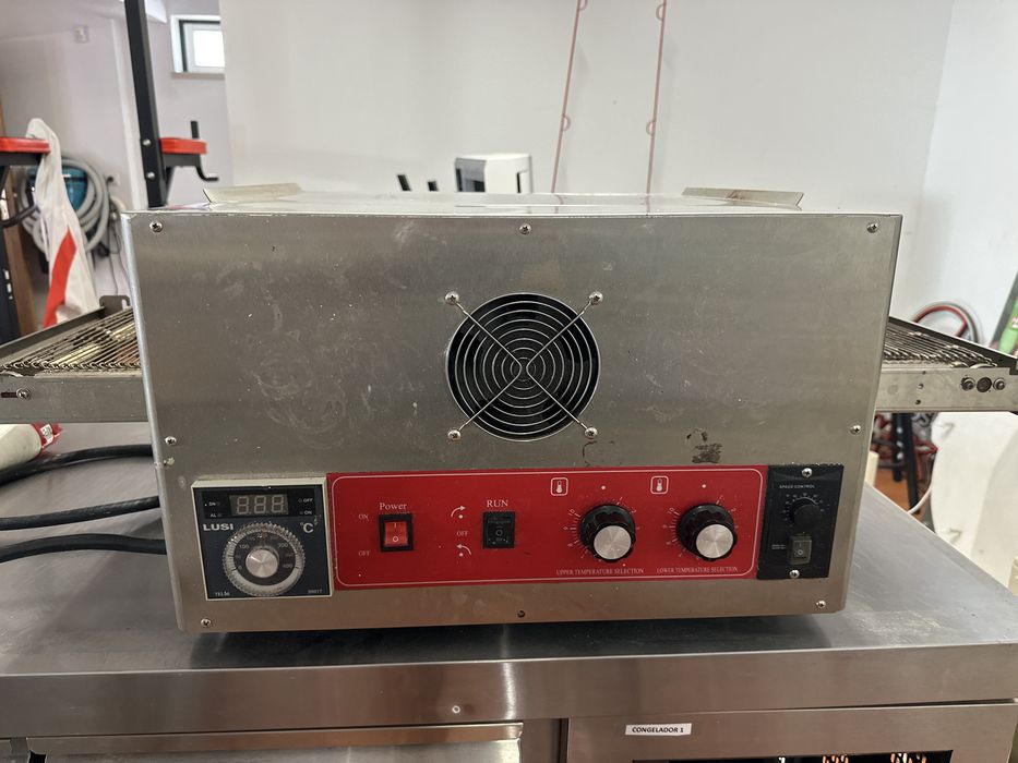 Forne de esteira para assados