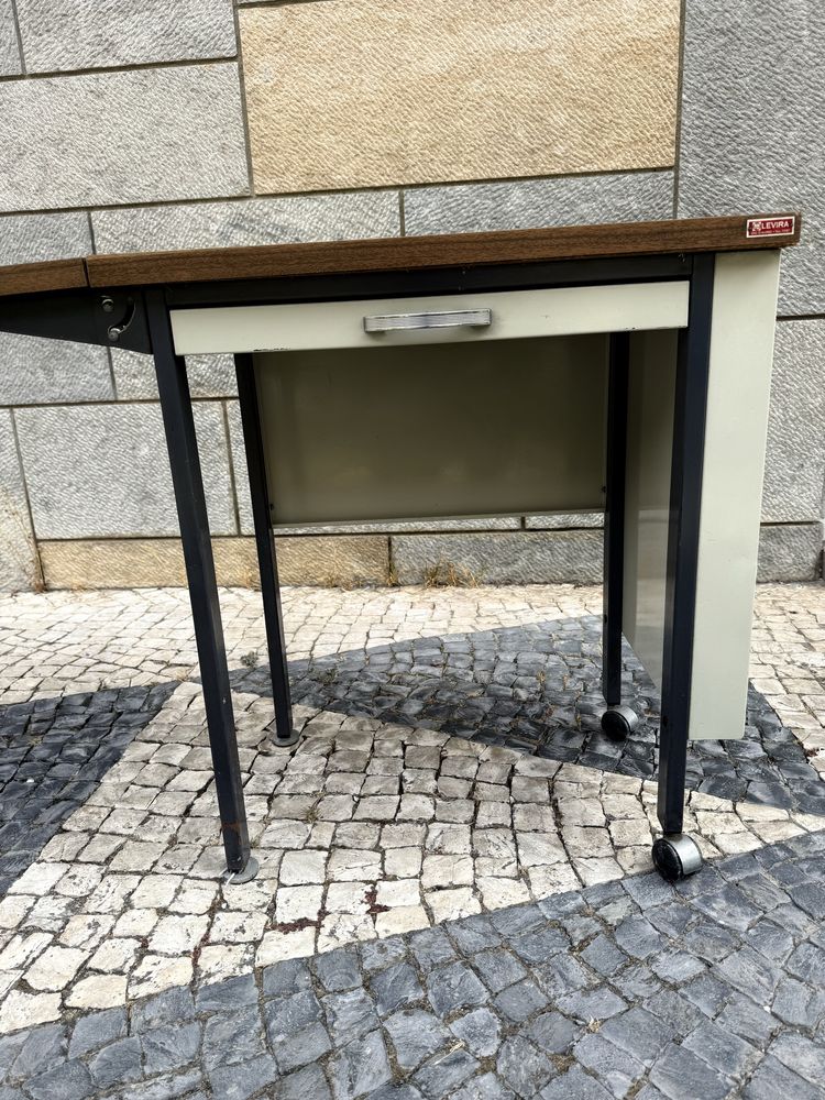 Levira - mesa de apoio