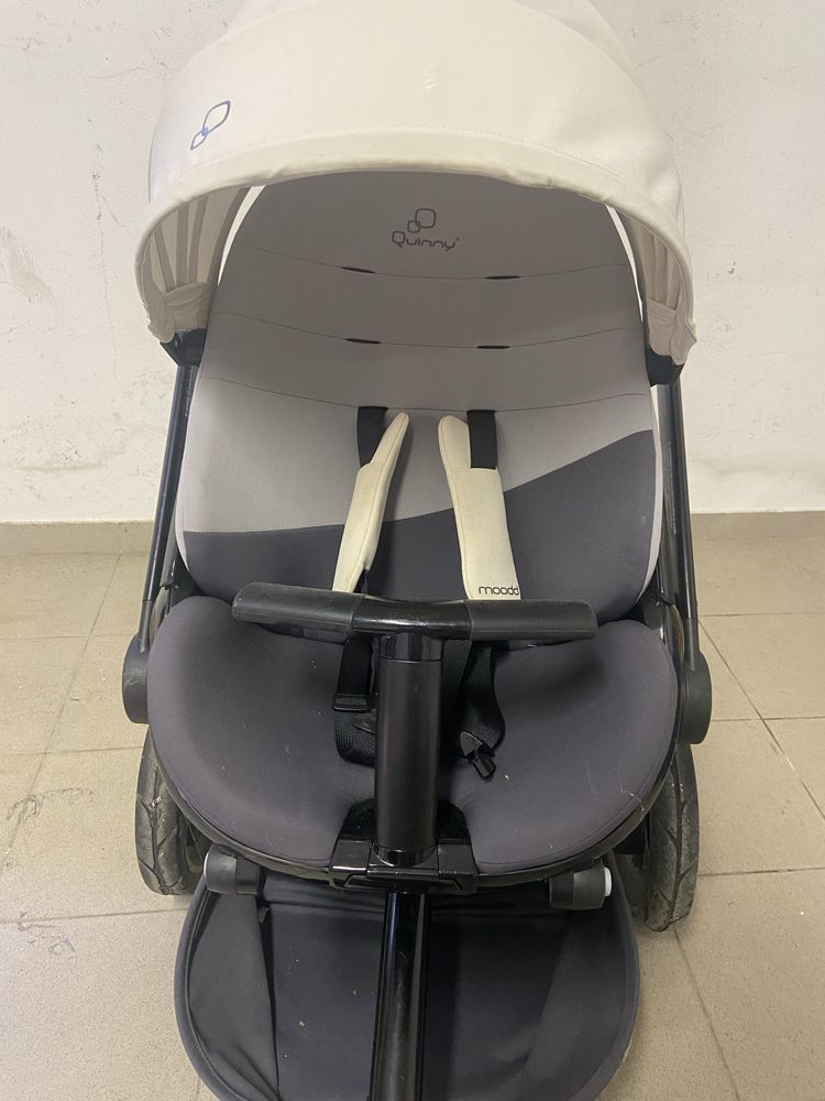 Carrinho de passeio bebe Quinny Moodd