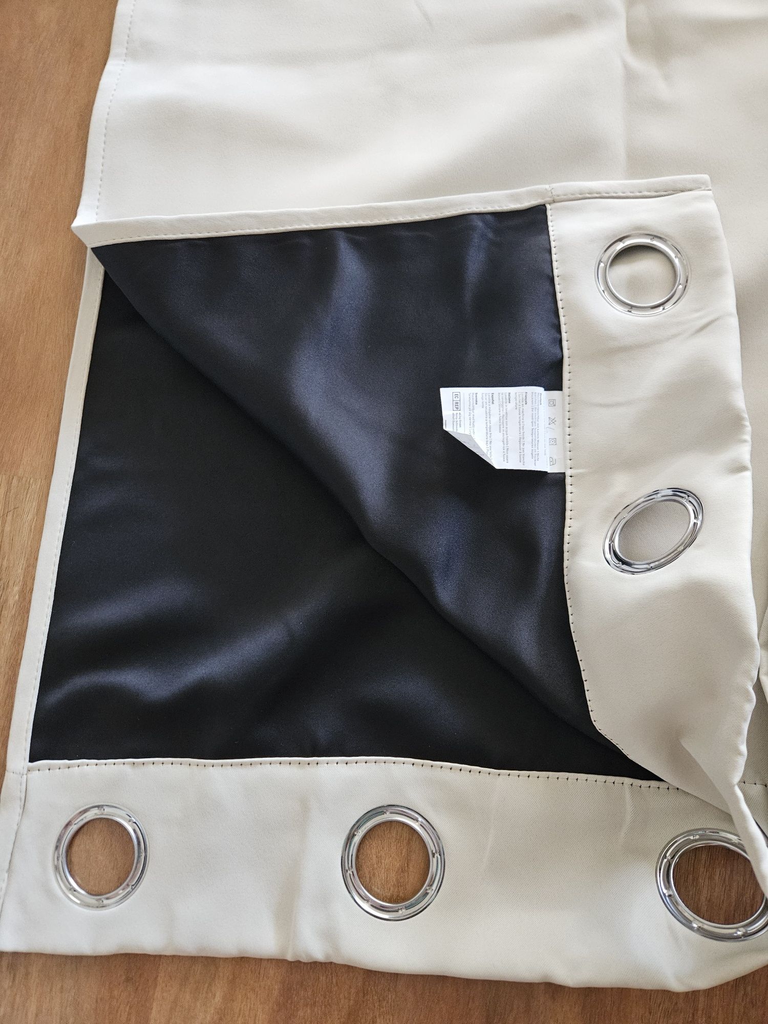 Par de cortinas blackout novas