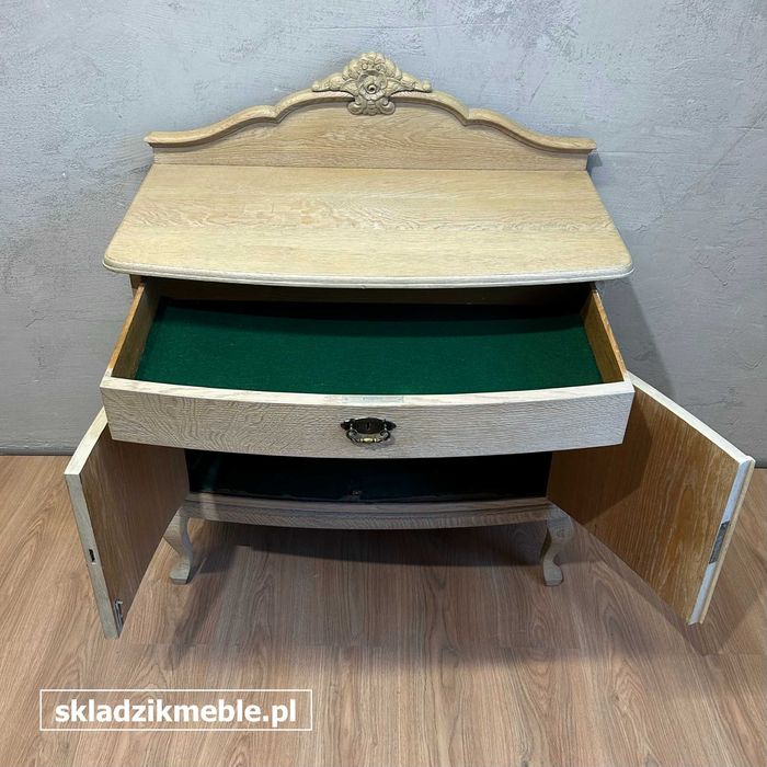 031025 Komoda dębowa w stylu vintage, z efektem pobielenia, rustykalna
