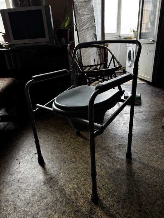 Стул для туалета