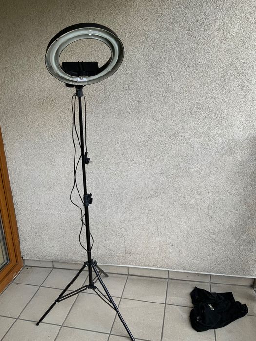 Lampa Led stojąca do branży beauty