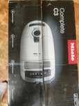 Продам новый пылесос Miele complete c3