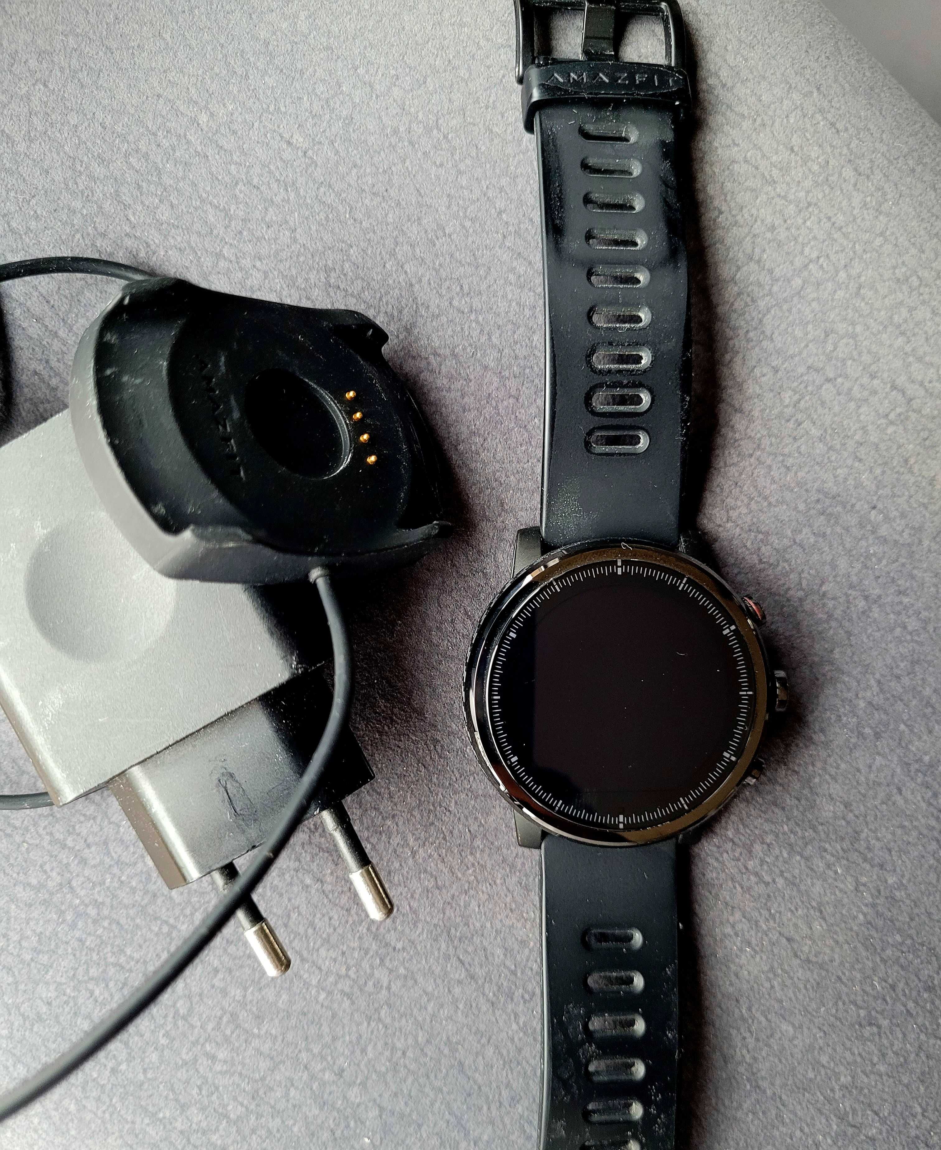 Smartfit Stratos A1619 Smartwatch plus ładowarka i opakowanie