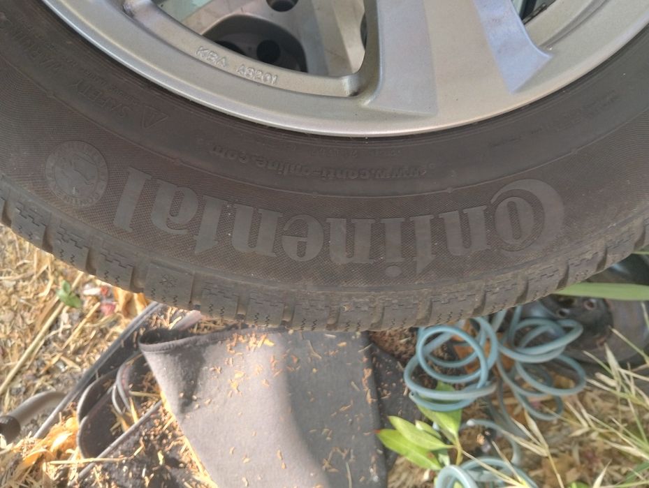 Jantes e pneus 16 como novas