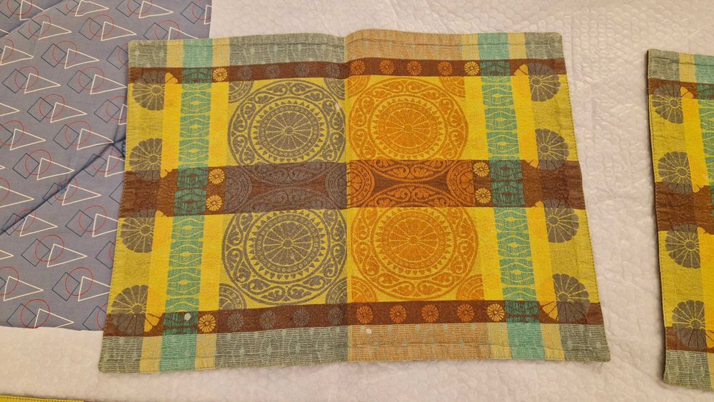 1 Corre mesa e 2 individuais - Loja do Gato Preto