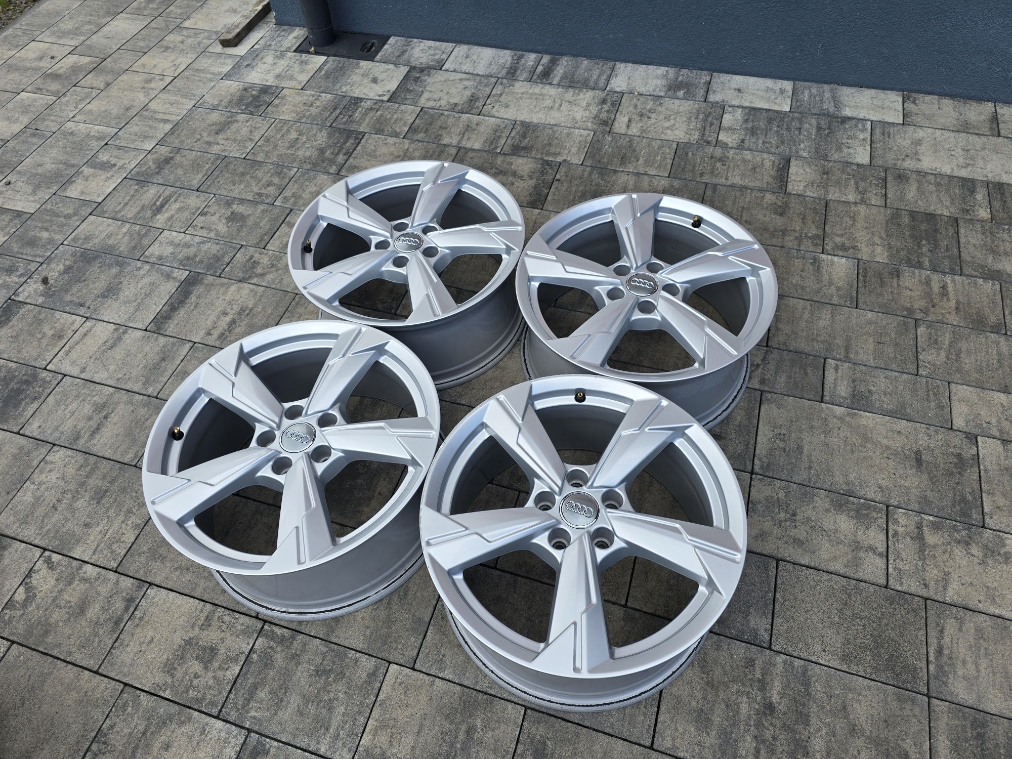 Alufelgi 18" 5x112 ET39 Audi Q5 Q3 A6 C8 C7 A5 B9 B8 OEM !