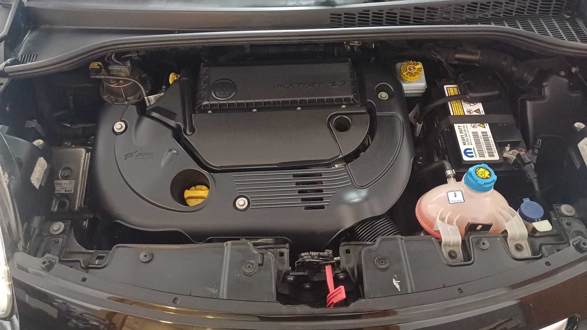 Fiat 500L com poucos Kms