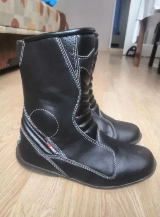 Buty motocyklowe Hipora, rękawice motocyklowe Shima