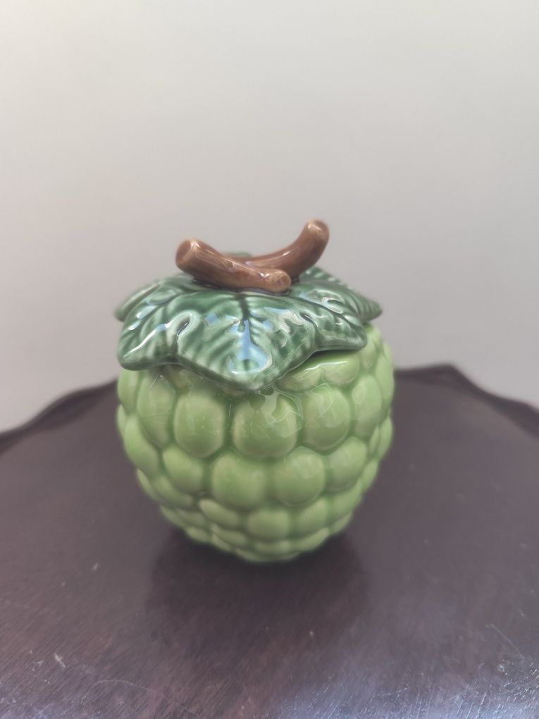 Açucareiro cacho uvas