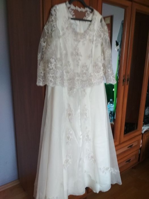 Suknia ślubna założona raz