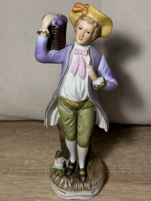 Порцелянові статуетки