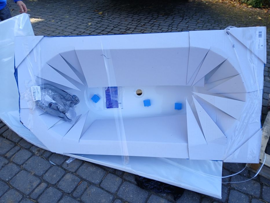 Nowa wanna Besco Avita 150x75 prawa