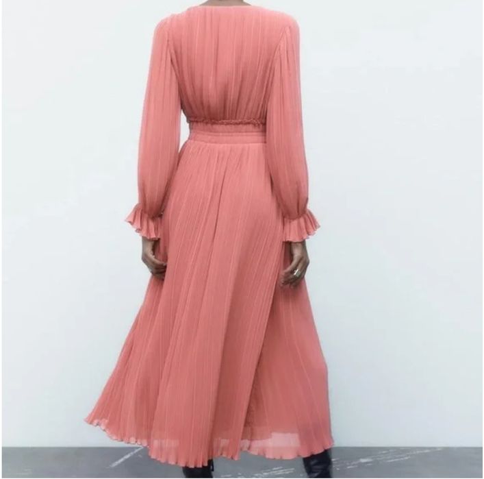 Платье вечернее плиссе,гофре Zara Pleated MIDI Dress