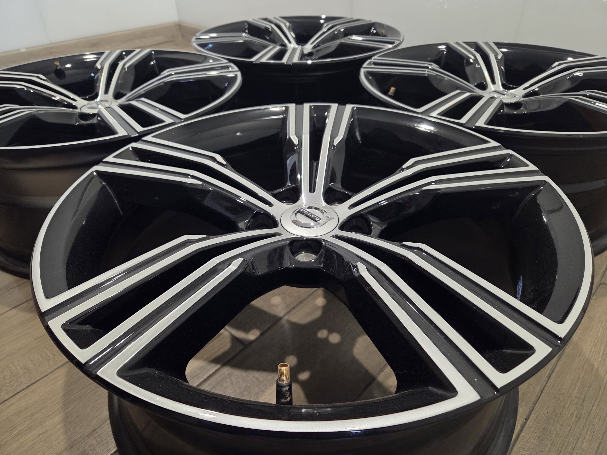 VOLVO 5x108 XC60 XC40 XC70 S90 V90 S40 V40 C30 S80 V70 Felgi 19