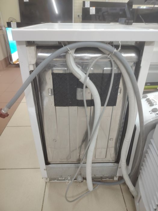 Продаю посудомийну машину бренду Beko моделі DFS26020W.
В гарному та с