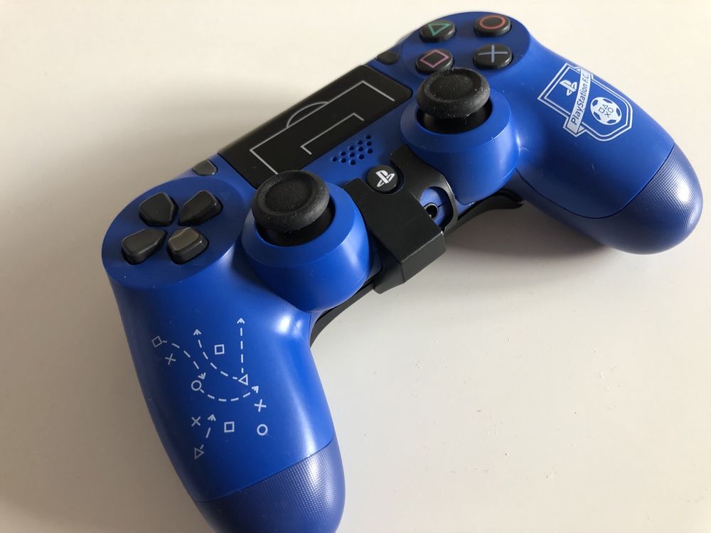 Pad ps4 edycja F.C. Plus nasadka z dodatkowymi przyciskami