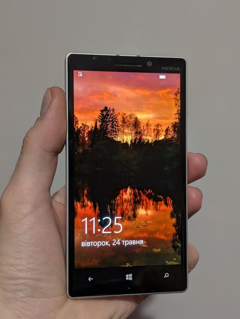 Рідкісна Nokia lumia 930