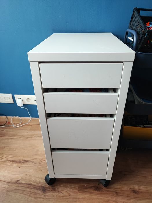 Szafka do biurka  na kółkach ikea Micke